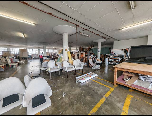 1,850M² WAREHOUSE FOR SALE IN BOOYSENS RESERVE